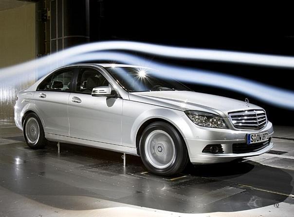 Mercedes-Benz C-Klasse aus der Blueefficiency-Baureihe im Windkanal. Foto: Auto-Reporter/Daimler